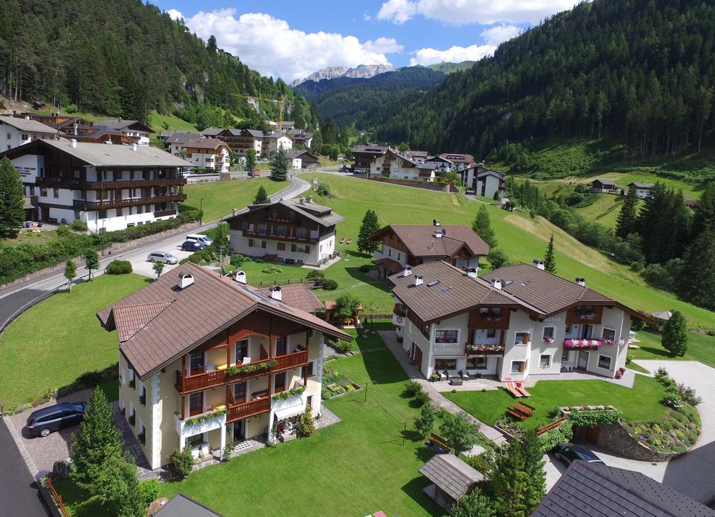 Apartments Vaiolet Santa Cristina Val Gardena Ngoại thất bức ảnh