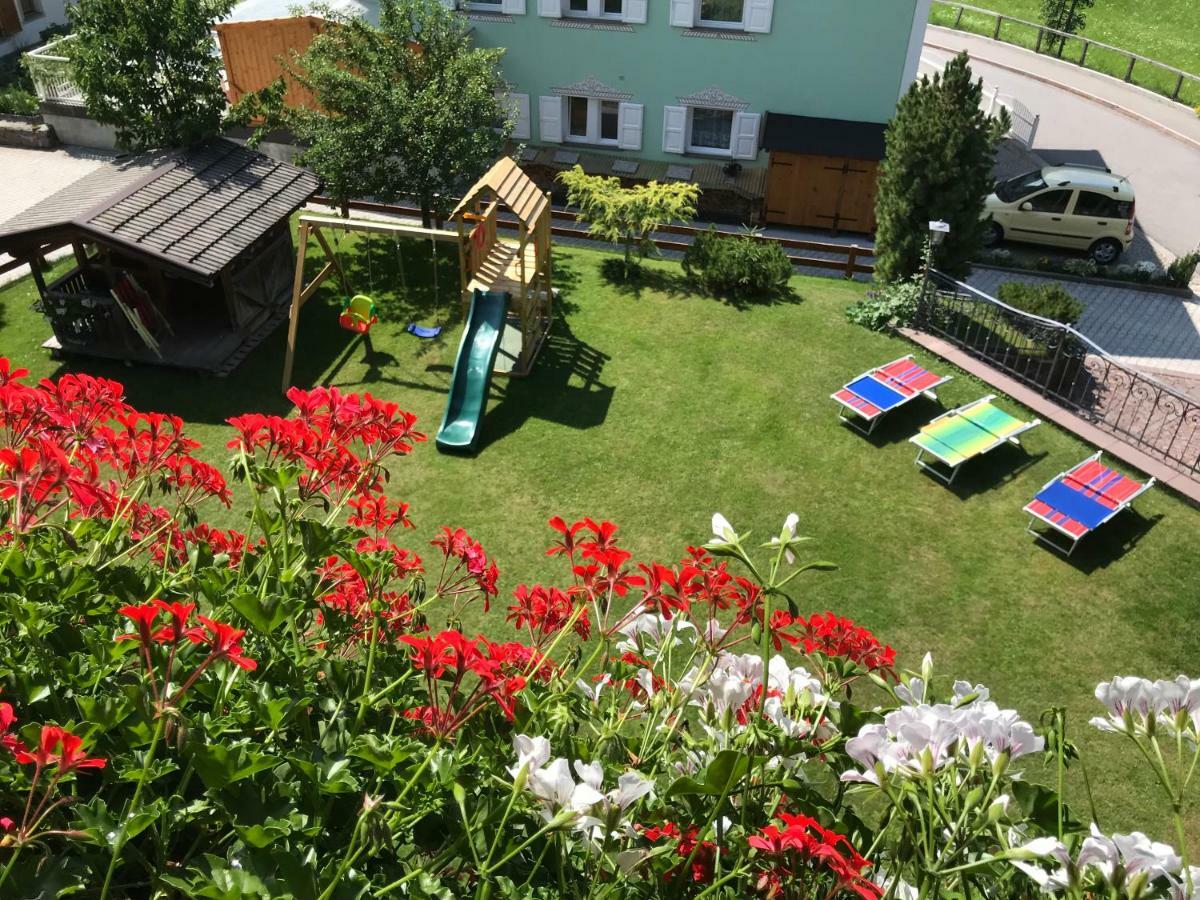 Apartments Vaiolet Santa Cristina Val Gardena Ngoại thất bức ảnh